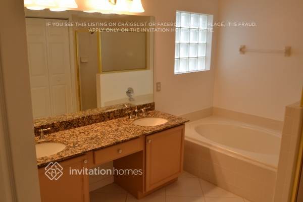 Building Photo - 3746 Old Lighthouse Cir