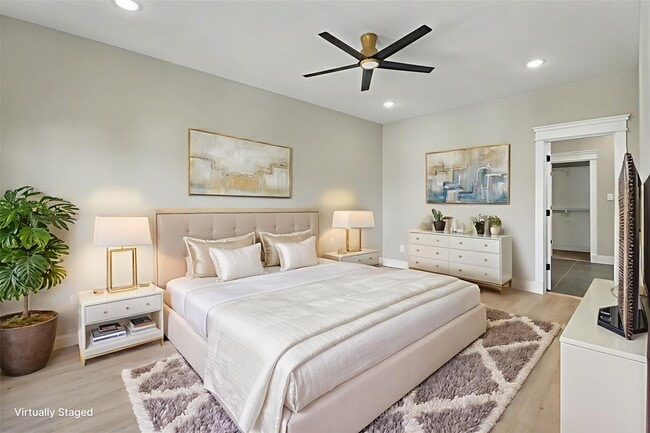 Building Photo - 5000 Higgins St