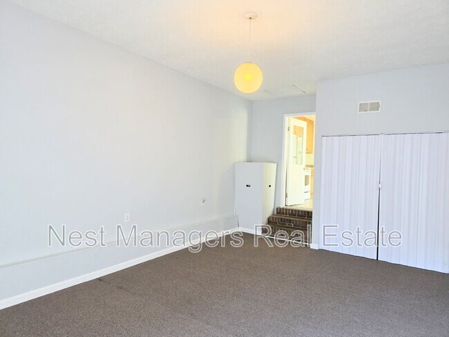 Building Photo - 9598 Holbrook Ln