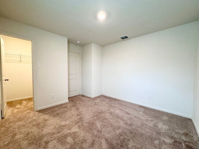 Building Photo - Beautiful Home in Converse!