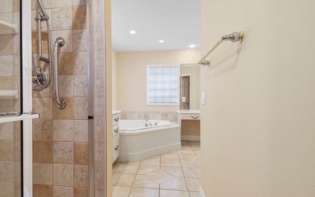 Building Photo - The Landings-Lynn Haven