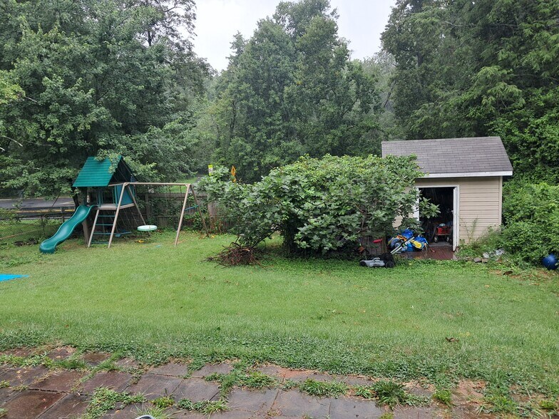 Building Photo - 9918 Tenbrook Dr