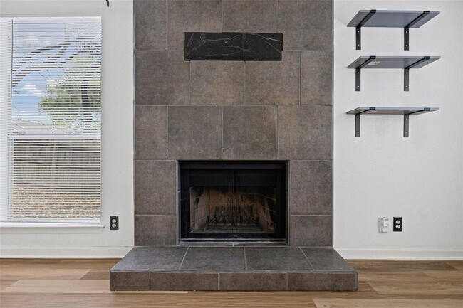 Building Photo - 8100 Dunn St