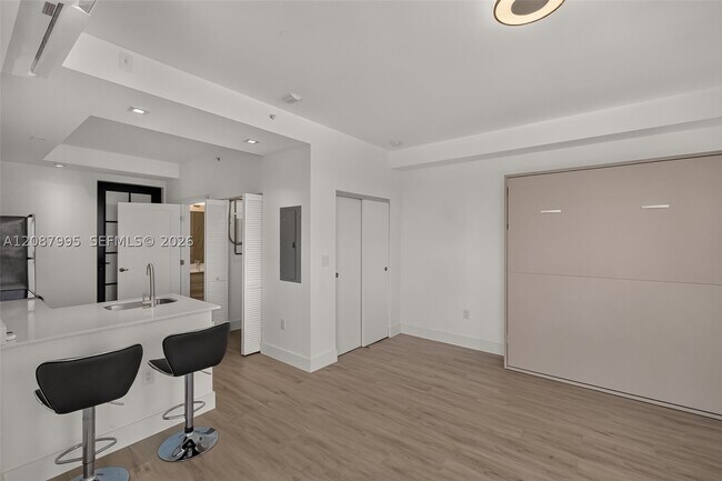 Building Photo - 4100 SW 64th Ave