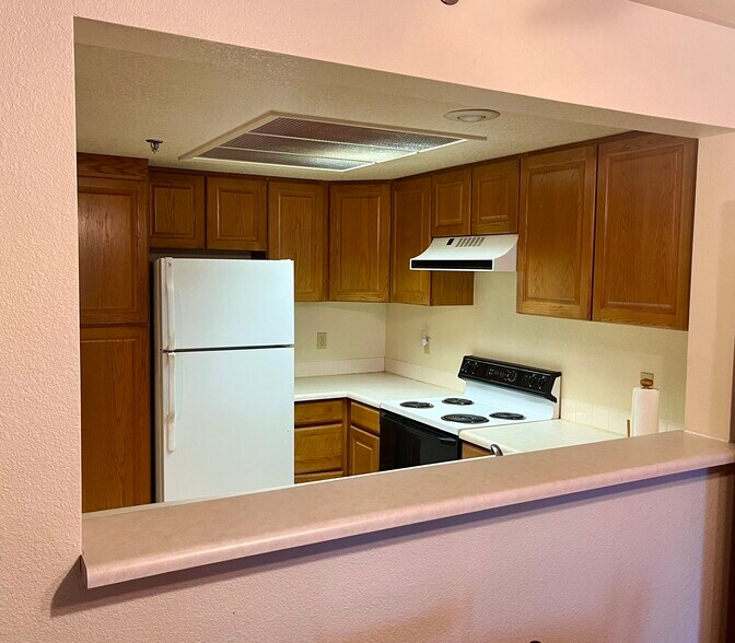 Building Photo - 31819 Rocky Village Dr
