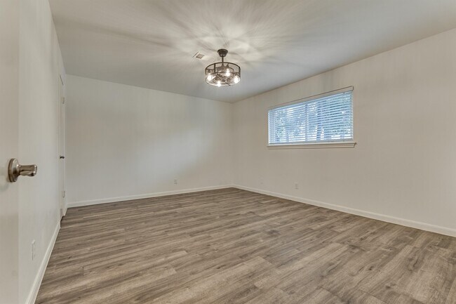 Building Photo - 6214 Fawnwood Dr