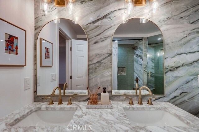 Building Photo - 4016 6th Ave