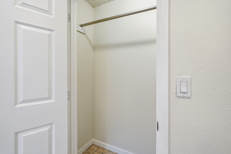 Building Photo - 7924 Woodman Ave