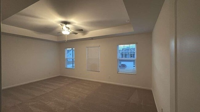 Building Photo - 576 River Run Dr