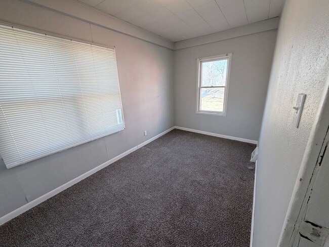 Building Photo - 3 Bedroom 1 Bathroom House For Rent