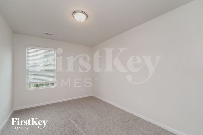 Building Photo - 10740 Rivergate Dr NW