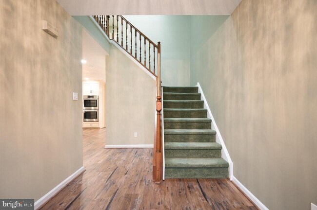 Primary Photo - 110 Talleyrand Dr
