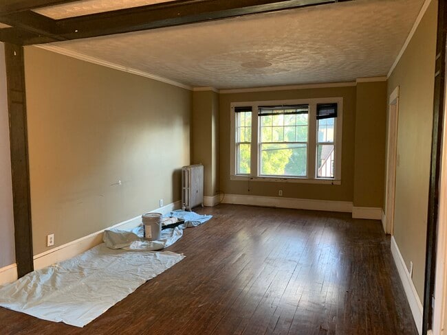 Building Photo - 929 Pleasant St