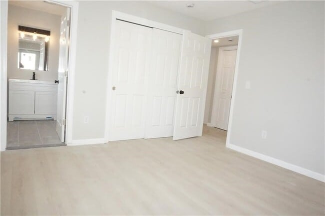 Building Photo - 359 Willard Ave