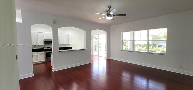 Building Photo - 4451 Laurel Pl