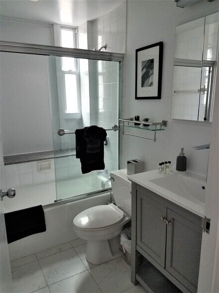 Building Photo - 150 West 51st Street