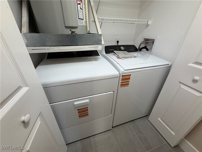 Building Photo - 5317 Summerlin Rd