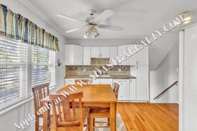 Building Photo - Beautiful 4 Bed 2 Bath Home in Olathe-Available in JULY!!