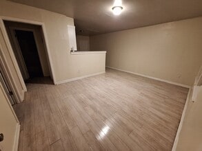 Building Photo - 1518 Victoria St