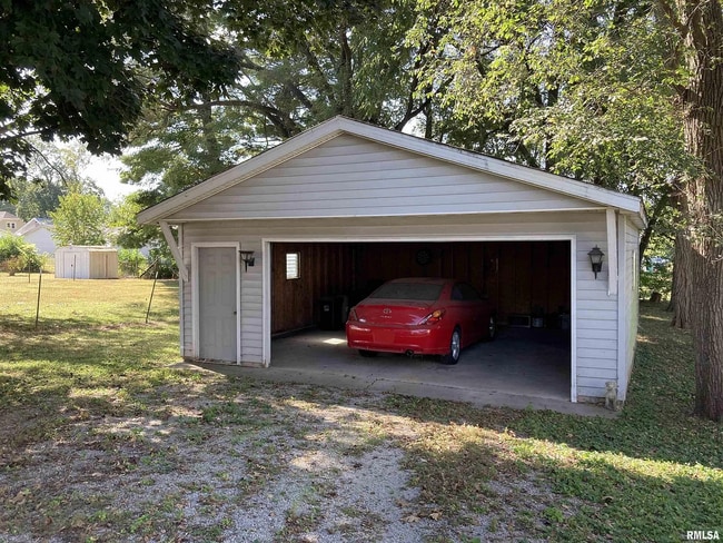 Building Photo - Lovely 2-Bedroom Newly Renovated Home!