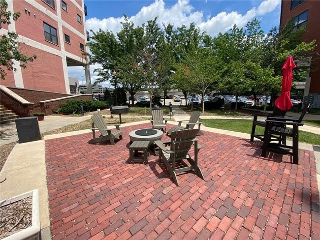 Building Photo - 2107 Grand Blvd