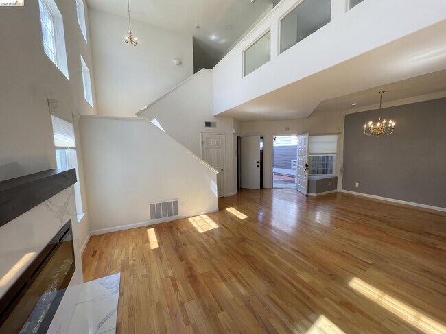 Building Photo - 70 Seabreeze Dr