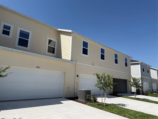 Building Photo - 9847 Walkway Dr