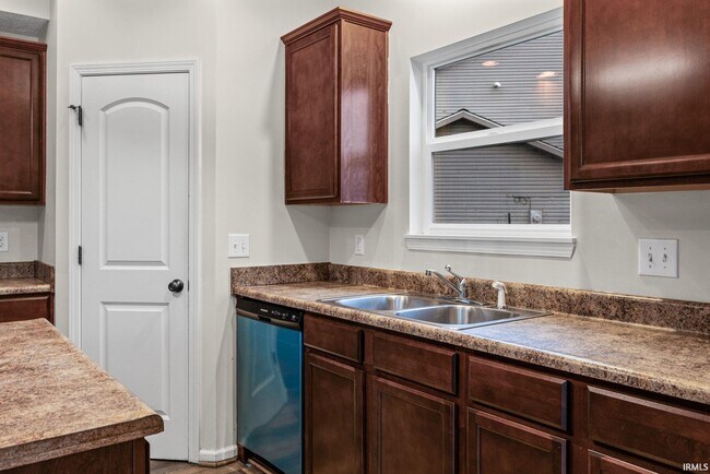 Building Photo - 2867 Katmai Ct