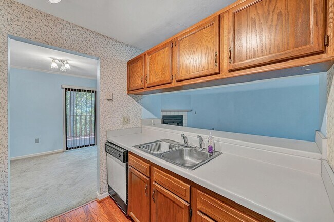 Building Photo - 3372 Forest Ct