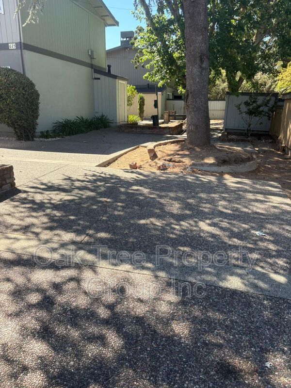 Building Photo - 625 F St