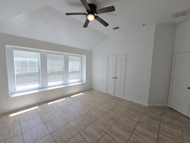 Building Photo - 1306 Squire Dr