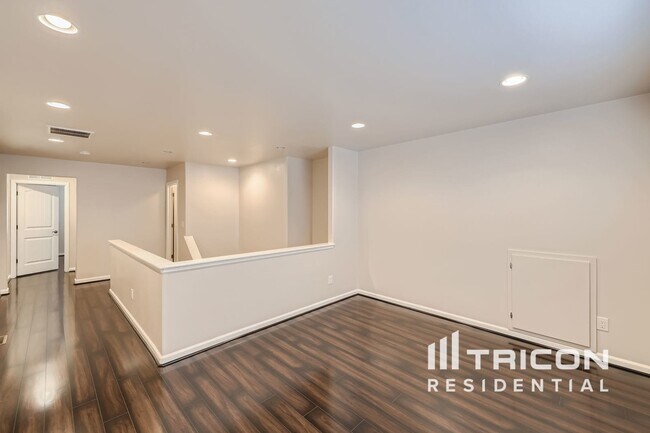 Building Photo - 15577 East 115th Place