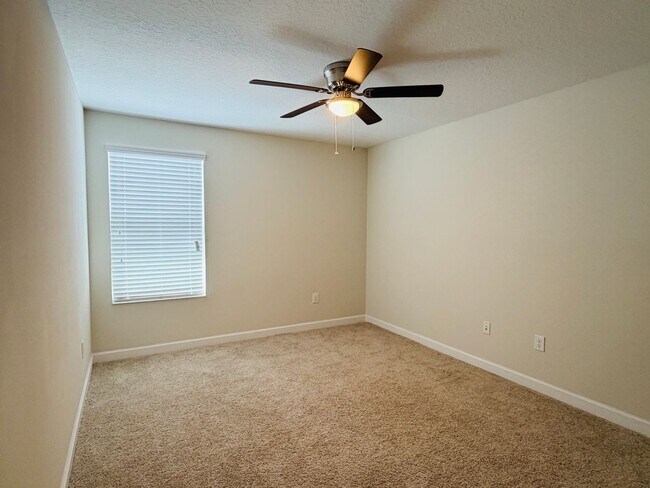 Building Photo - 4 Bed 2.5 Bath Single Family in Storey Lake