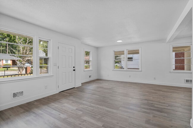 Building Photo - 72 Madera Dr