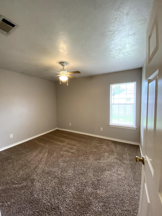 Building Photo - 2310 Antelope Ln