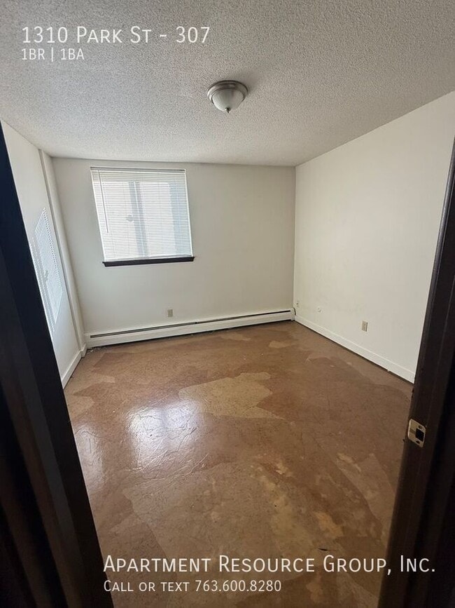 Building Photo - 1310 N Park St