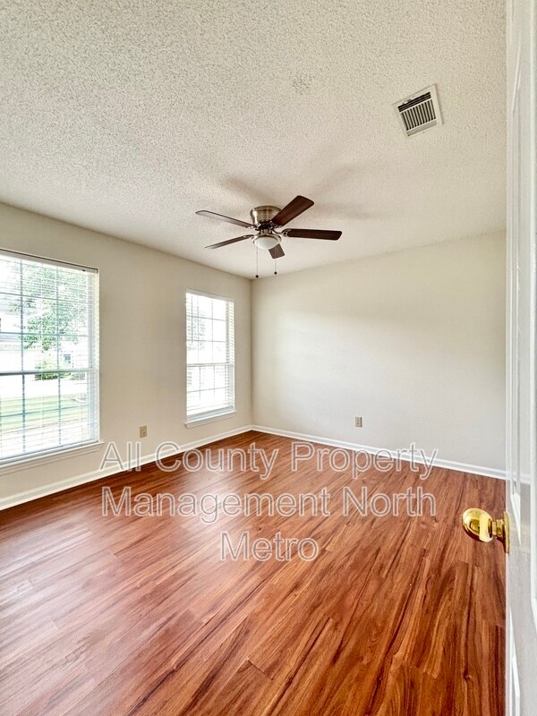 Building Photo - 310 Tanners Crossing