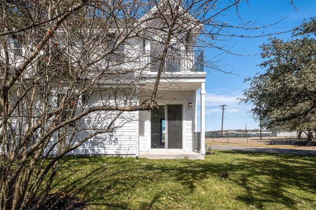 Building Photo - 255 Lourdes Ct
