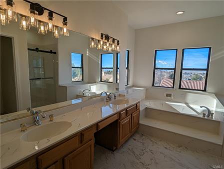 Building Photo - 42057 Parkmont Dr
