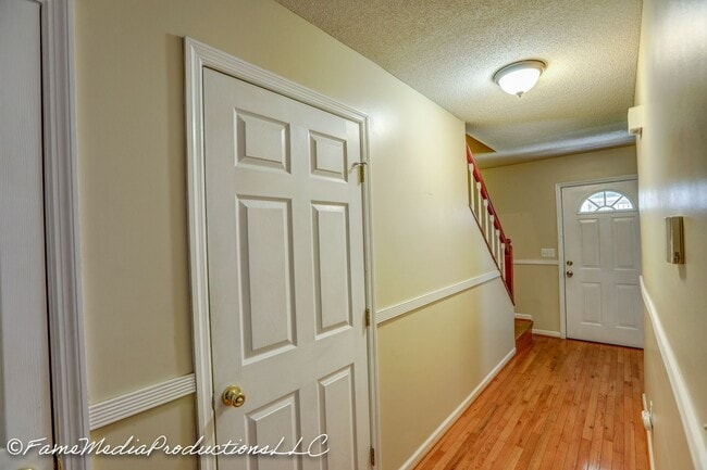 Building Photo - 2 Bdrm / 2 Bath, Condo - North Johnson City