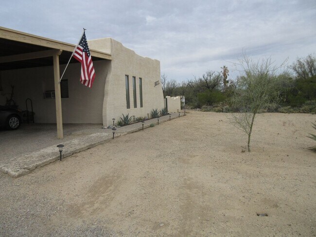 Building Photo - Unfurnished home on acreage