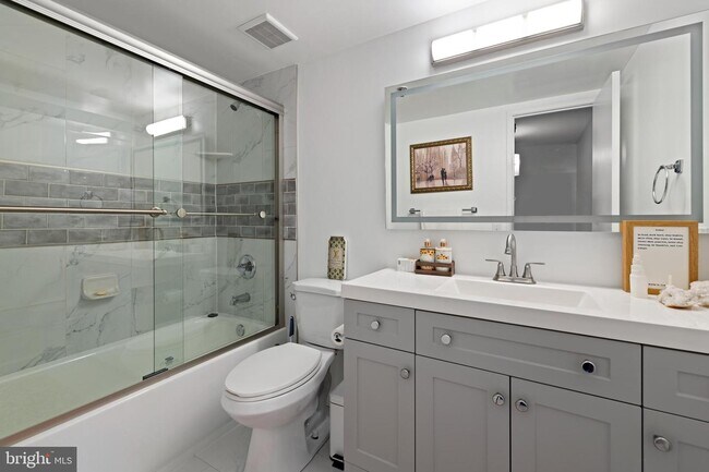 Building Photo - 5911 Edsall Rd