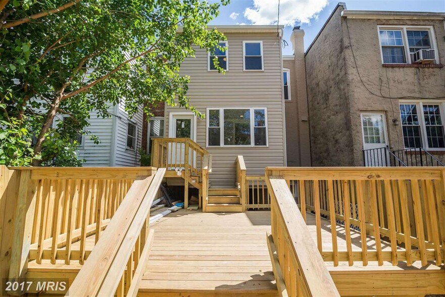 Backyard - 921 Farragut St NW