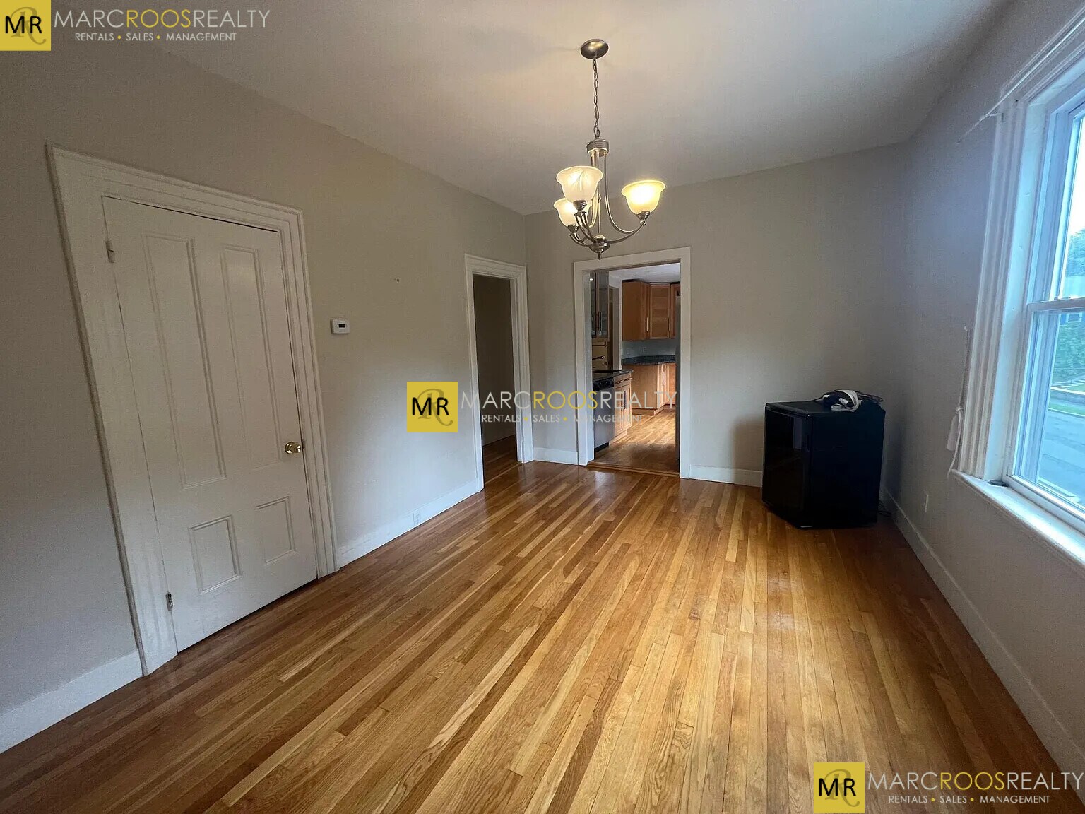 Building Photo - 76 Chestnut St