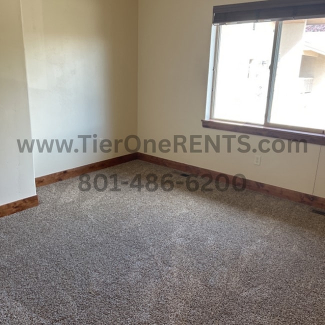 Building Photo - NO DEPOSIT Option Available for This Prope...
