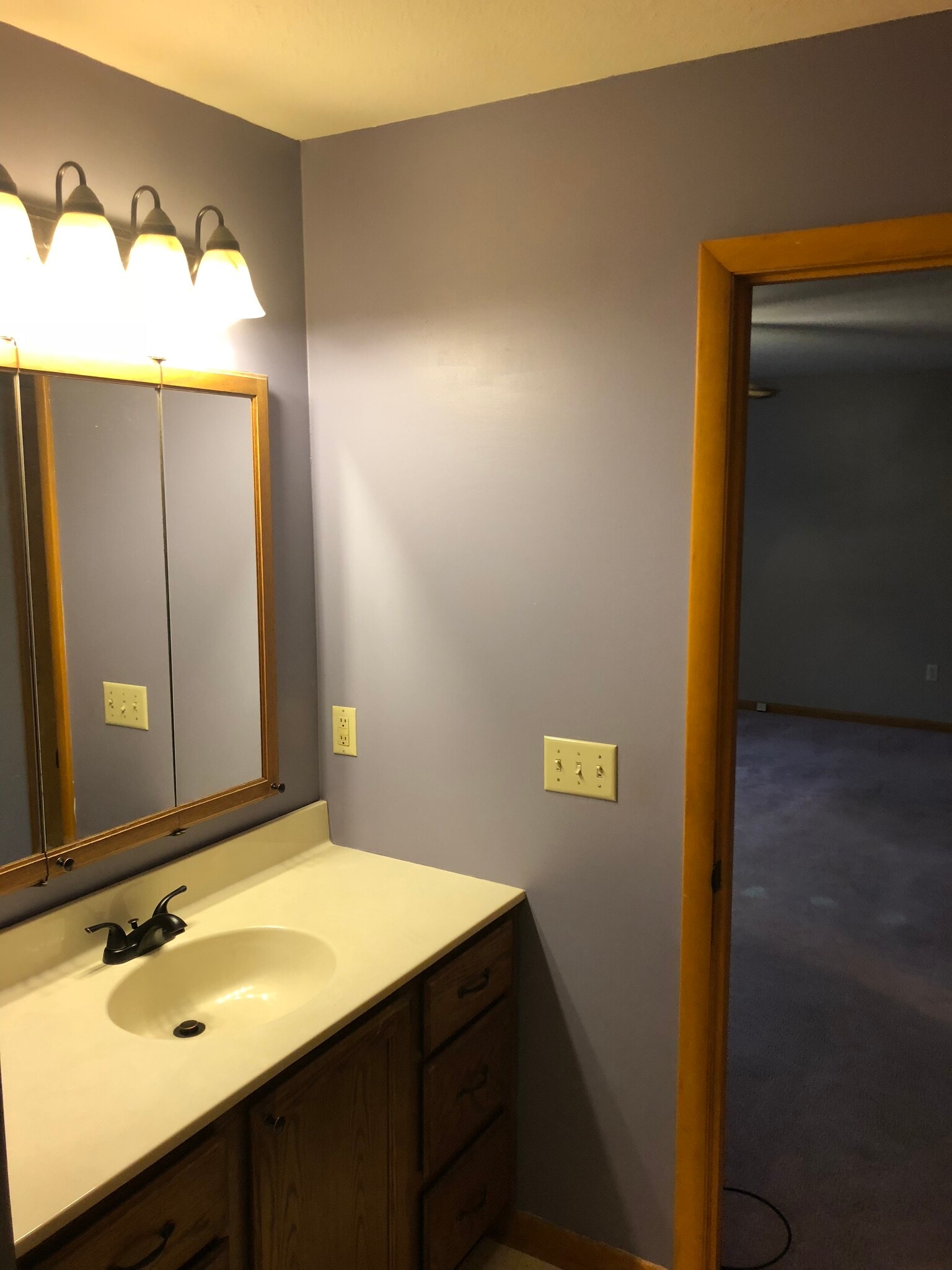 Master bath - 3660 N Mccord Rd