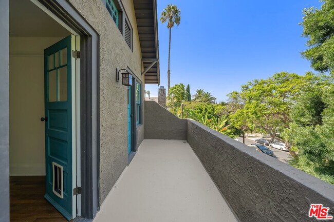 Building Photo - 1650 Maltman Ave