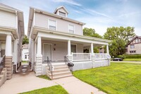 Building Photo - 1646 E ST-1