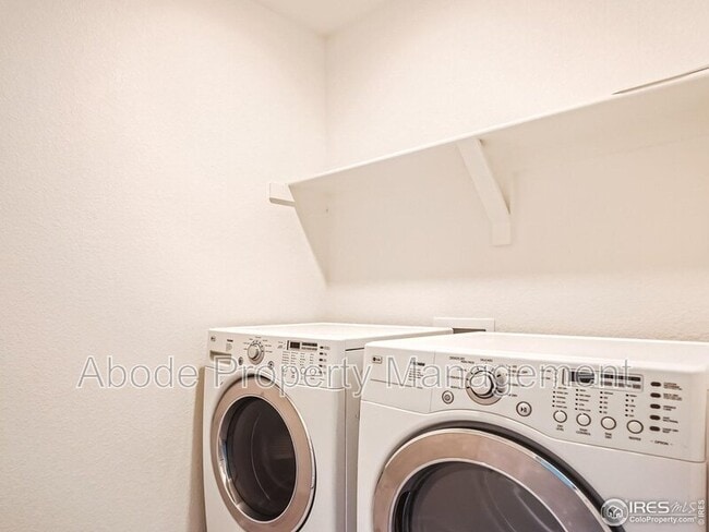 Building Photo - 451 Zeppelin Wy