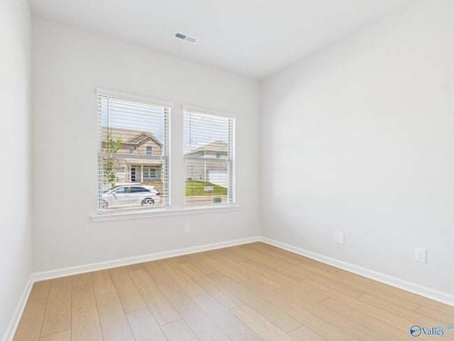 Building Photo - 136 Whitner Dr